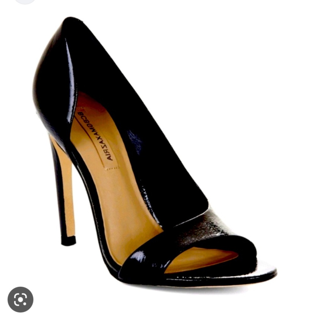 BCBG MAX AZRIA JIVE heels like new never worn